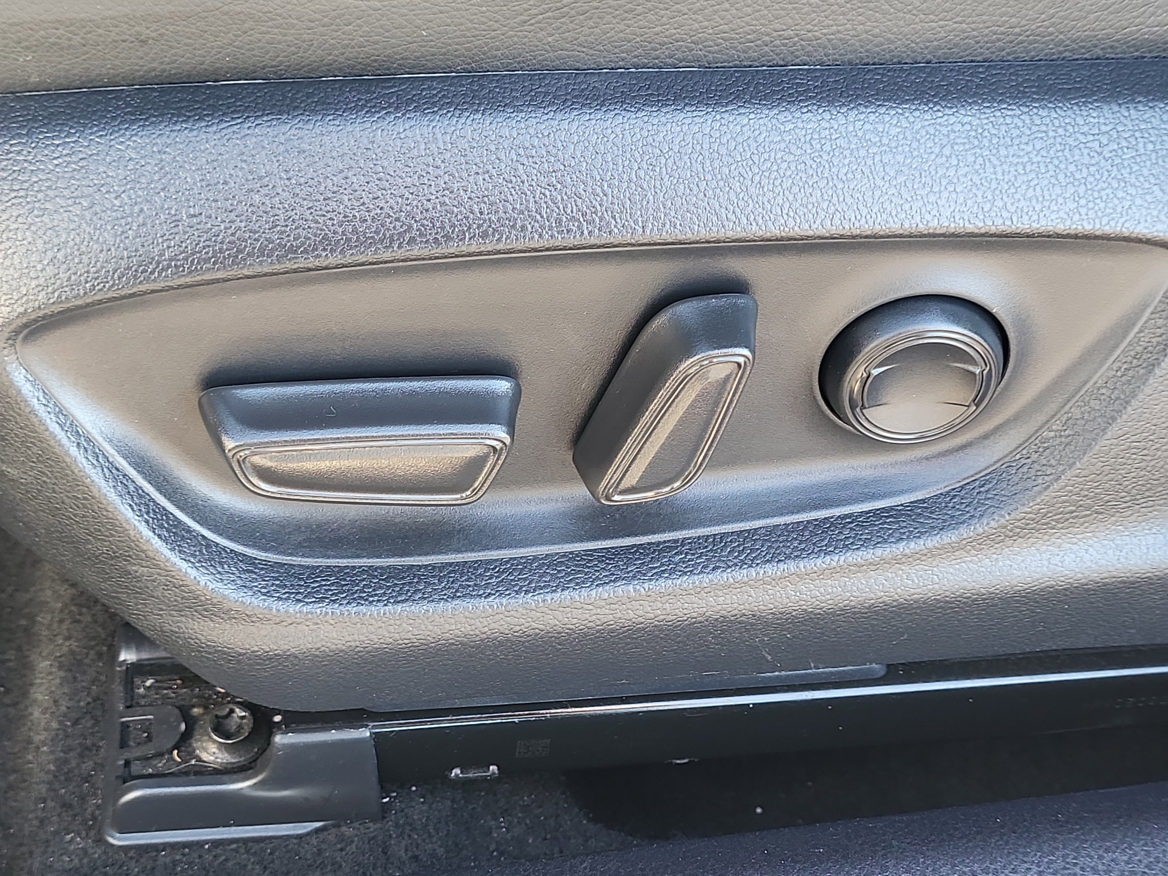 Used 2024 Toyota Camry SE image 19