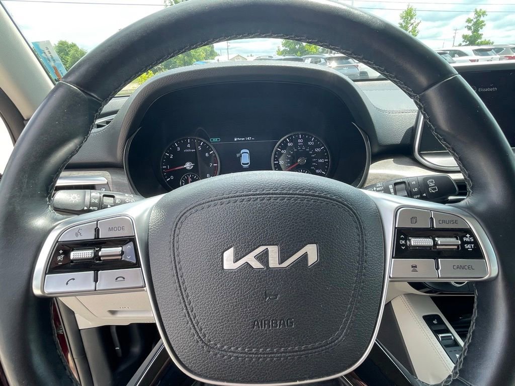 Certified 2022 Kia Telluride SX w/ Nightfall Edition Package AWD/4WD image 14