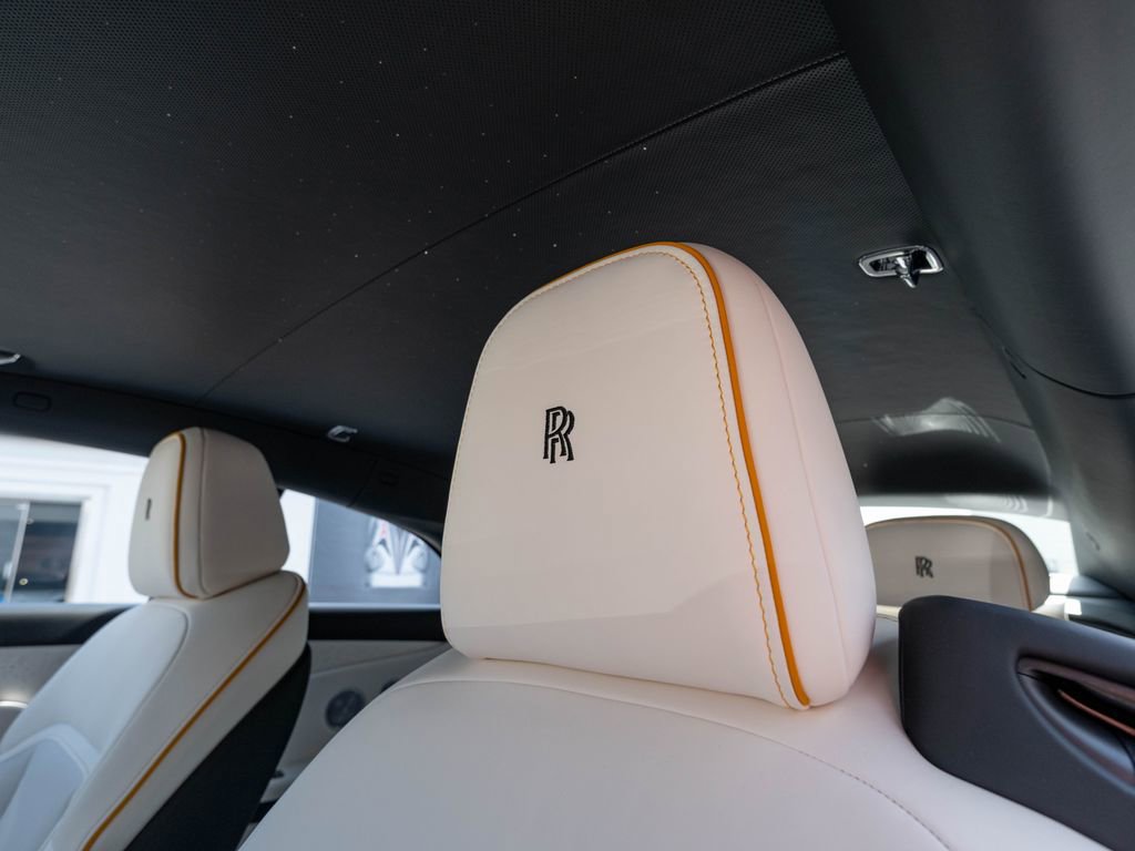 Used 2025 Rolls-Royce Spectre w/ Spectre Launch Package AWD/4WD image 10