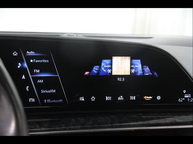 Used 2021 Cadillac Escalade Premium Luxury AWD/4WD image 13