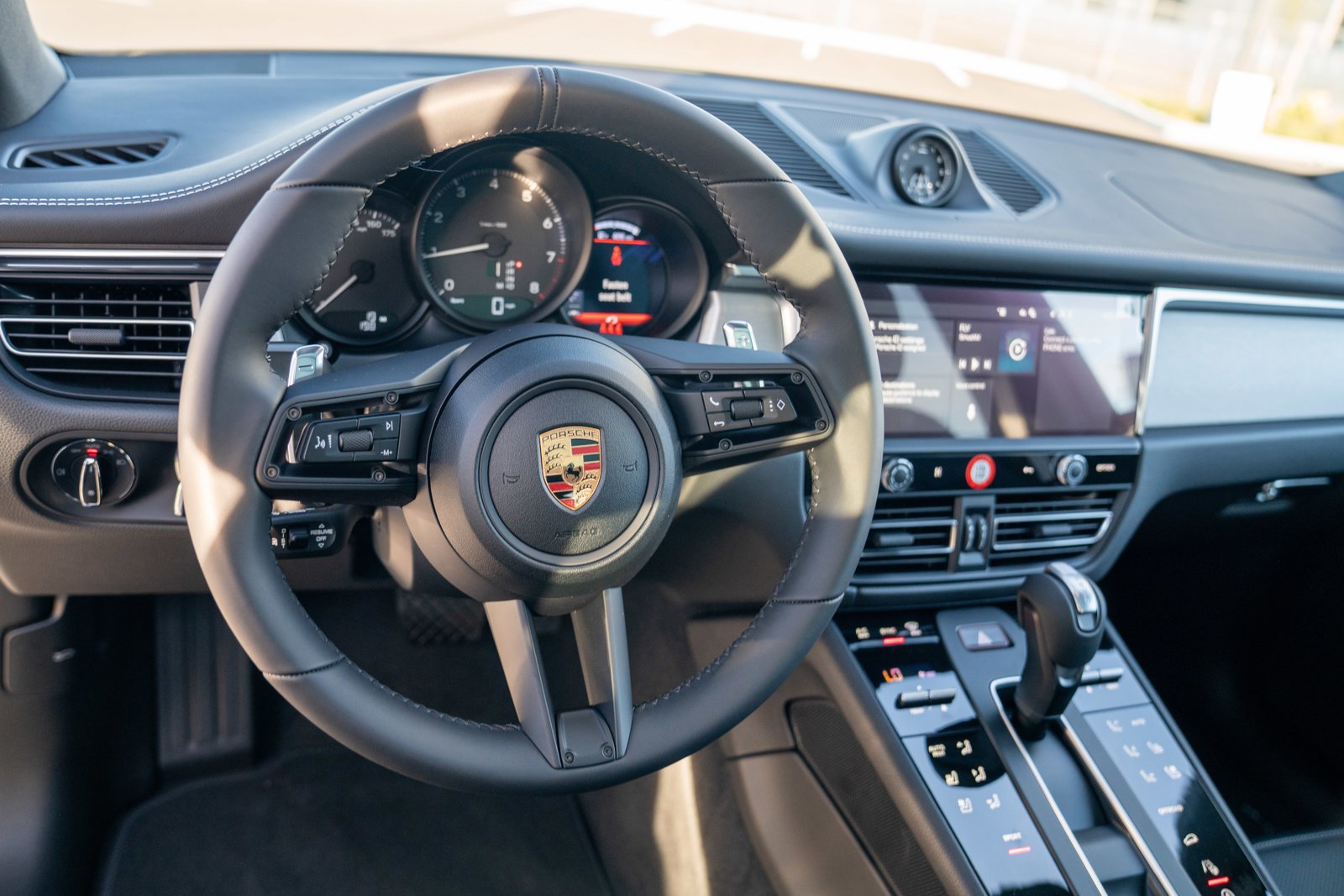 New 2026 Porsche Macan AWD/4WD image 13