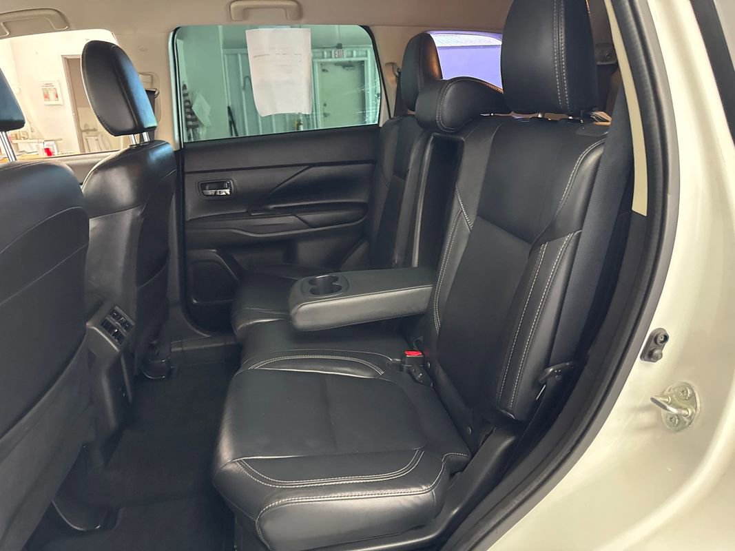 Used 2020 Mitsubishi Outlander SEL image 17