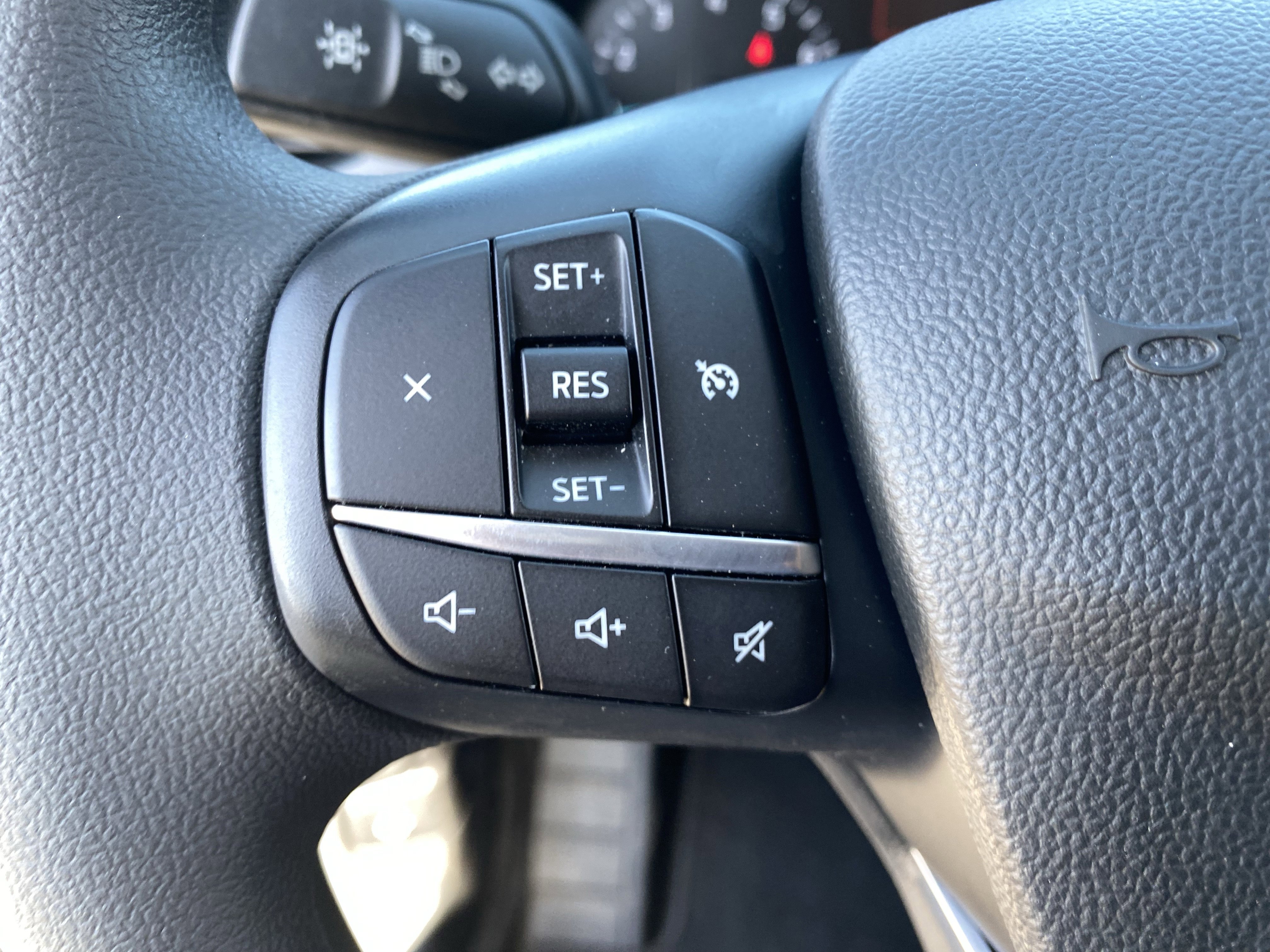 Used 2020 Ford Escape SE FWD image 28