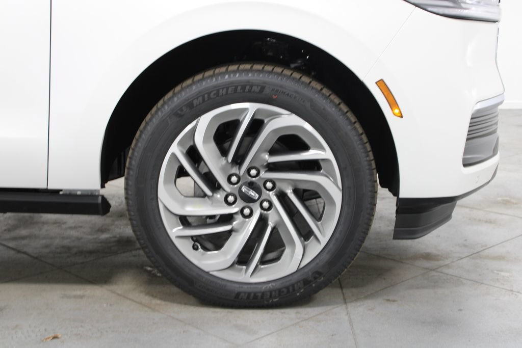 New 2026 Lincoln Navigator L Reserve AWD/4WD image 11