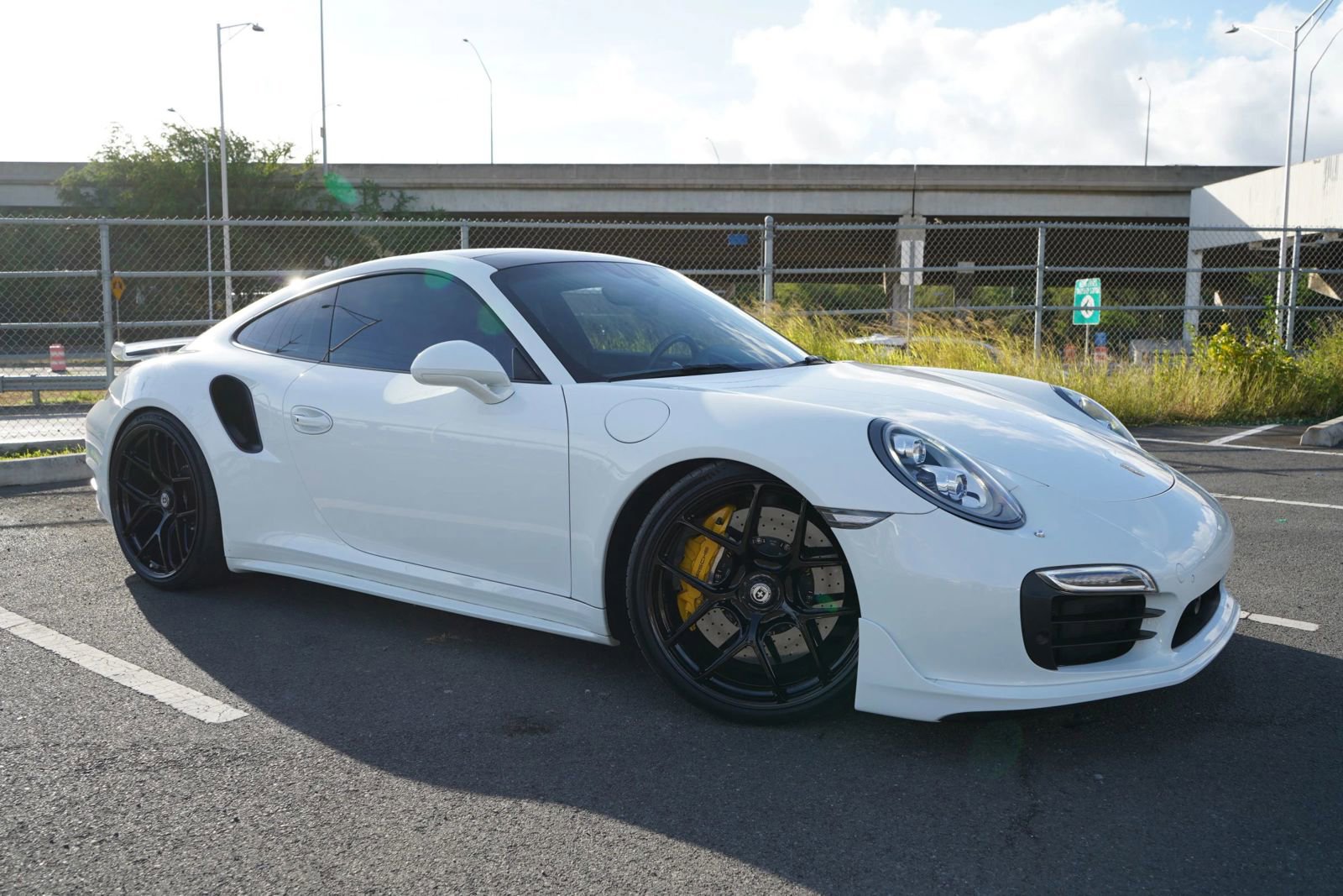 Used 2015 Porsche 911 Turbo S w/ High-end Infotainment Package image 5