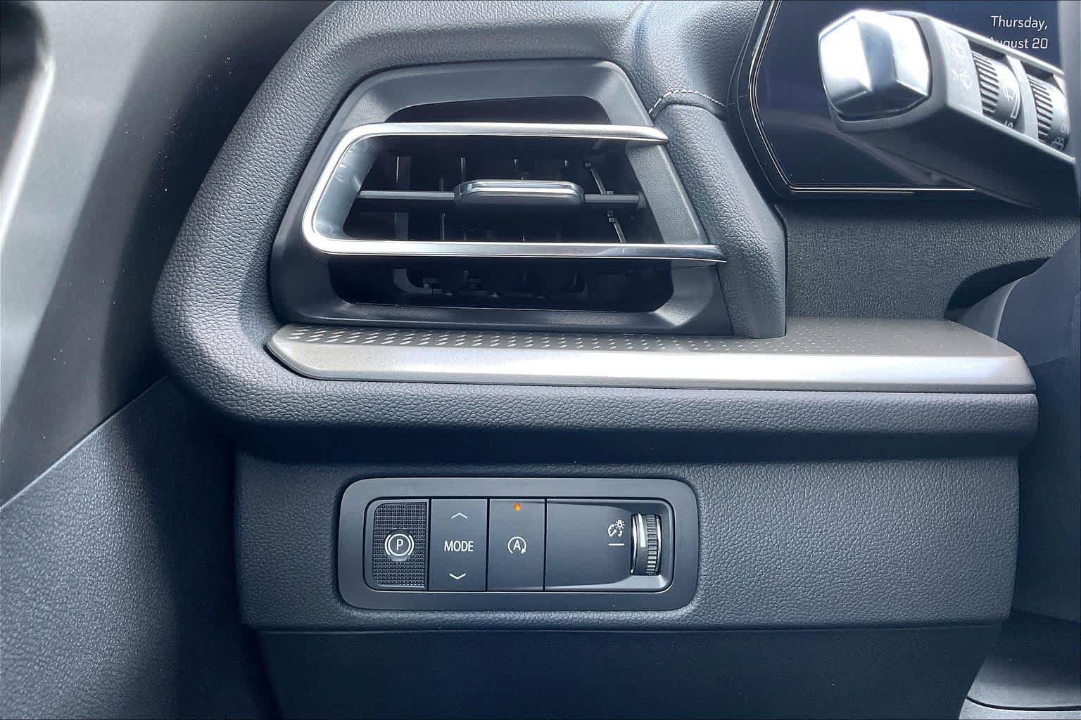 New 2027 Chevrolet Traverse LT w/ Driver Confidence Package FWD image 18