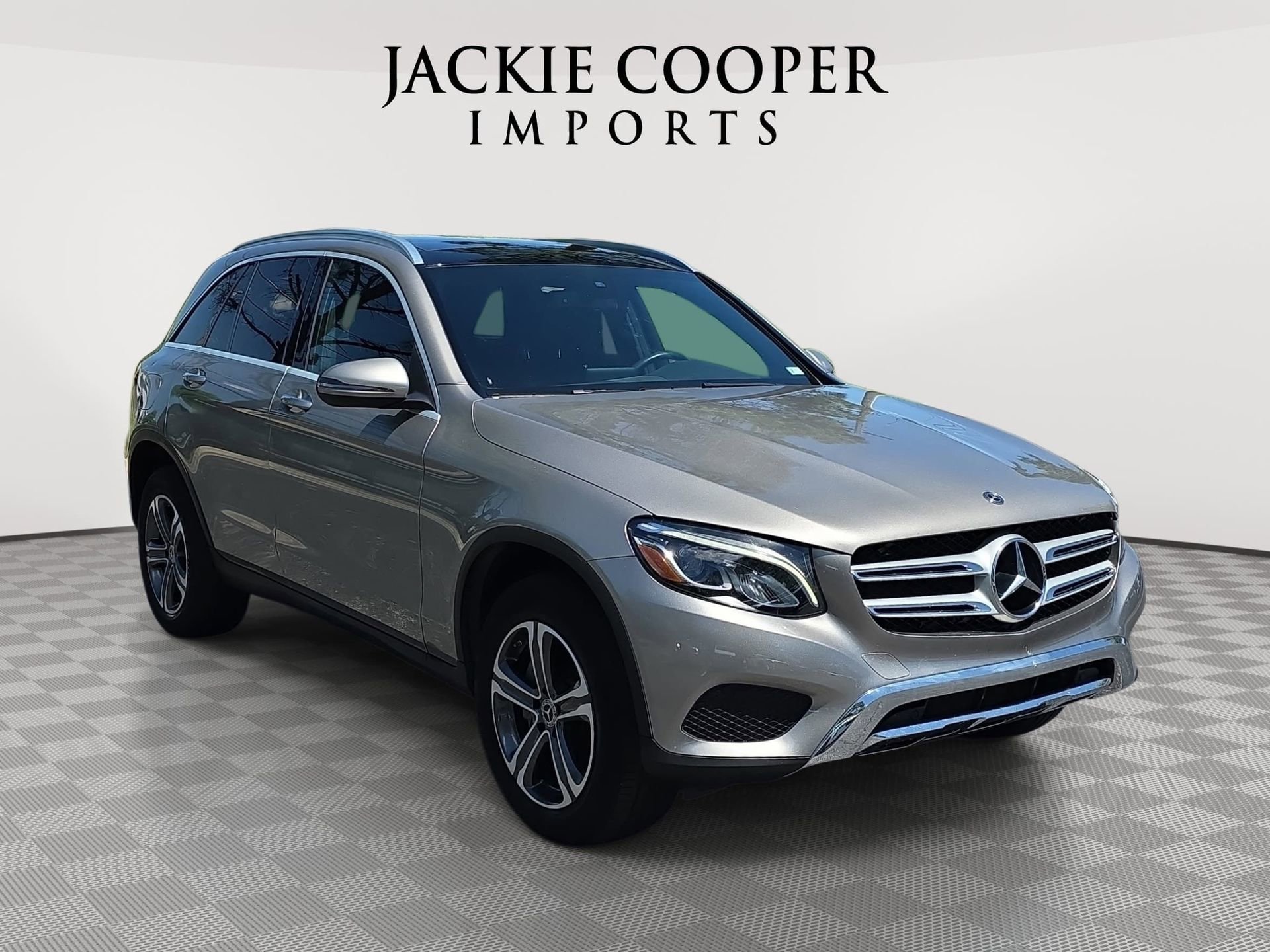 Used 2019 Mercedes-Benz GLC 300 4MATIC image 3