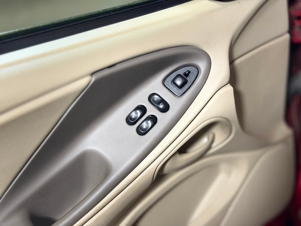 Used 2002 Ford Mustang GT RWD image 19