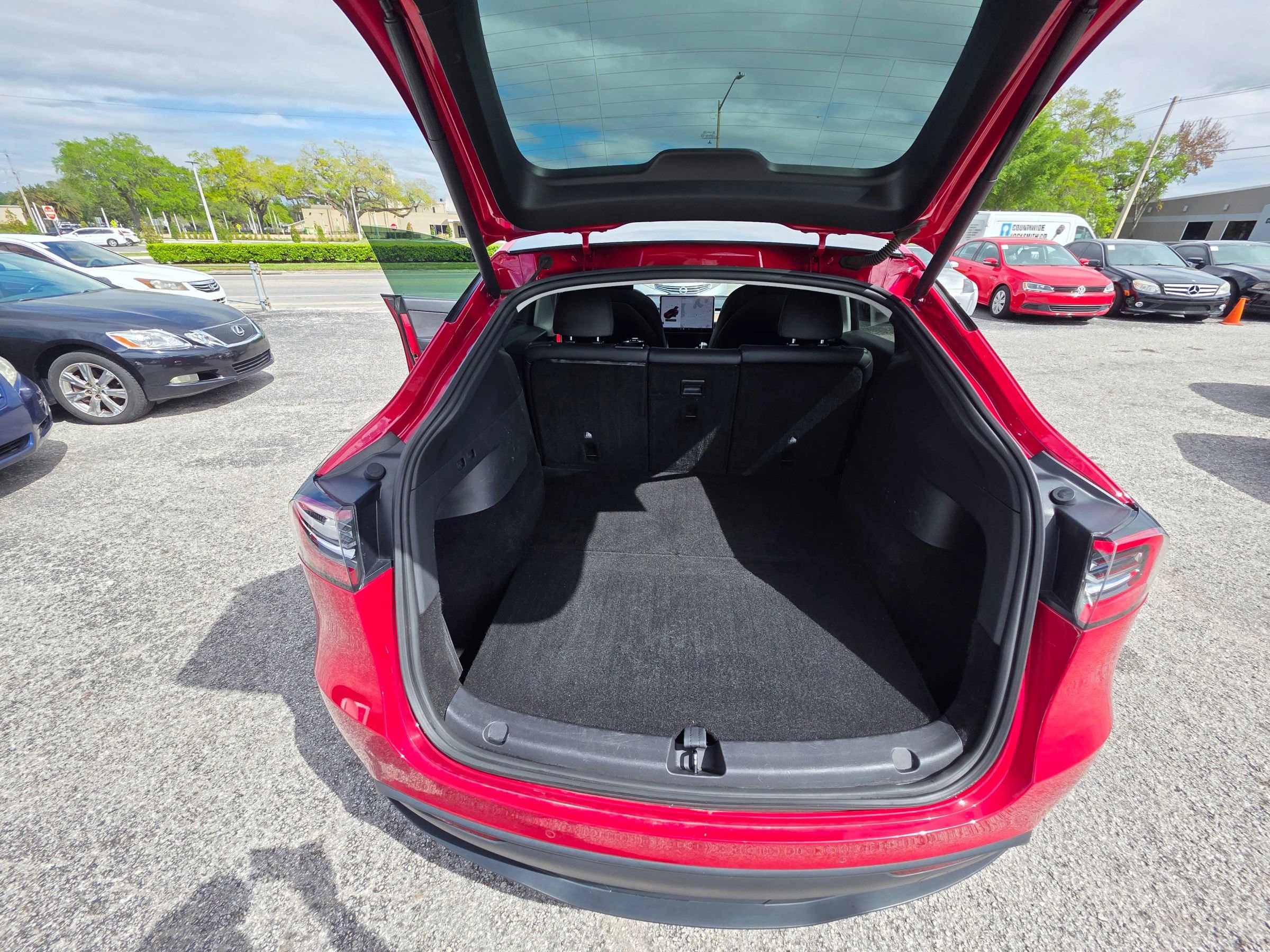 Used 2020 Tesla Model Y Long Range image 23