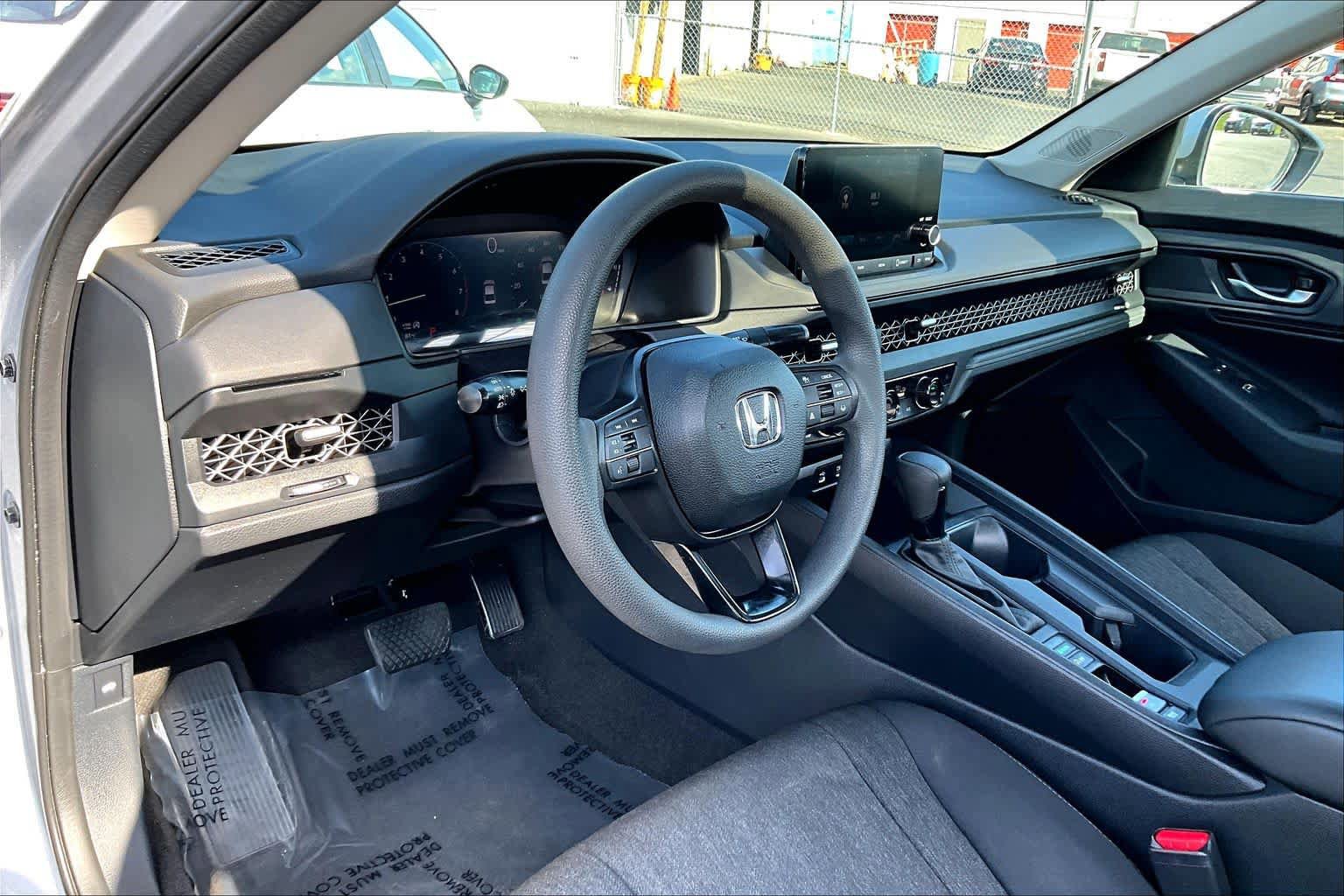 Used 2023 Honda Accord EX image 17