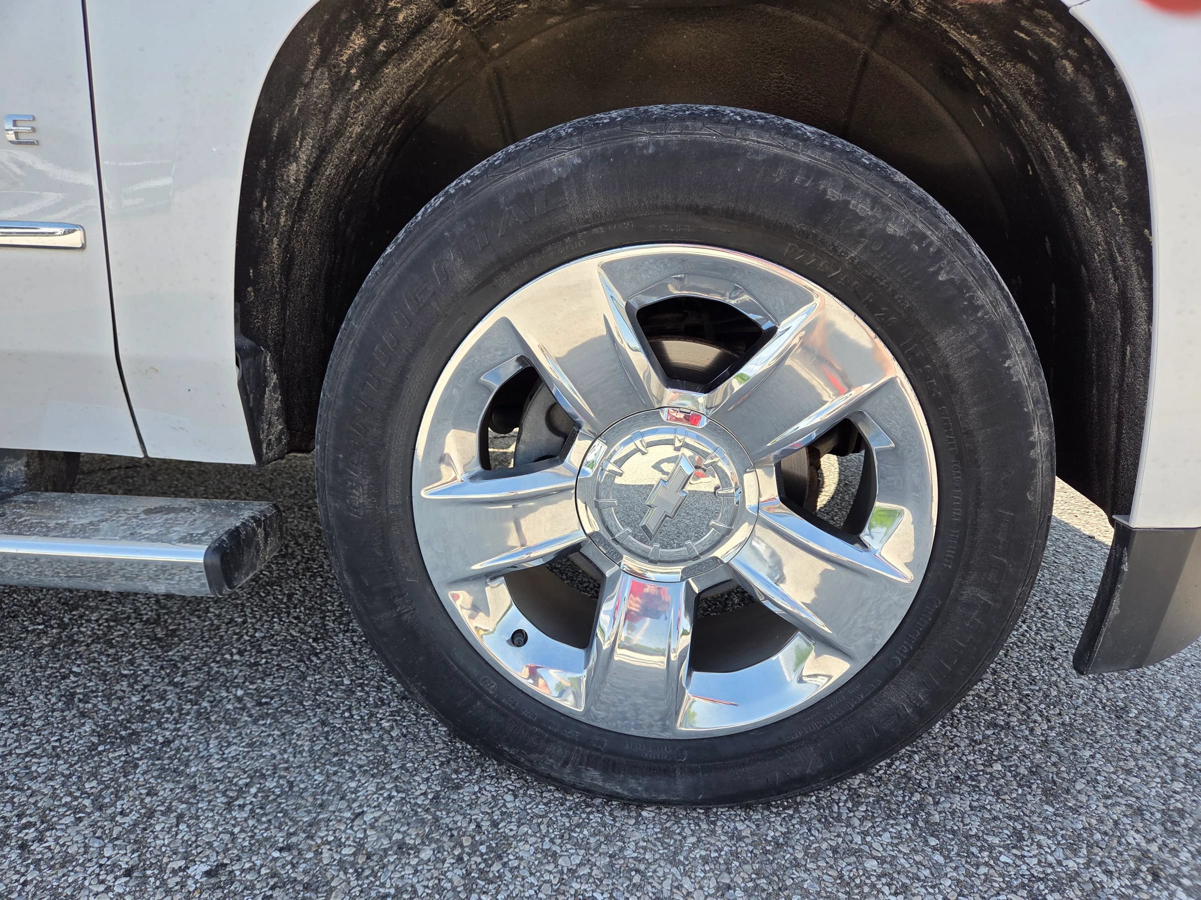 Used 2019 Chevrolet Tahoe LT w/ LT Signature Package AWD/4WD image 13