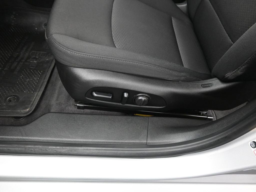 Used 2019 Chevrolet Malibu RS image 22