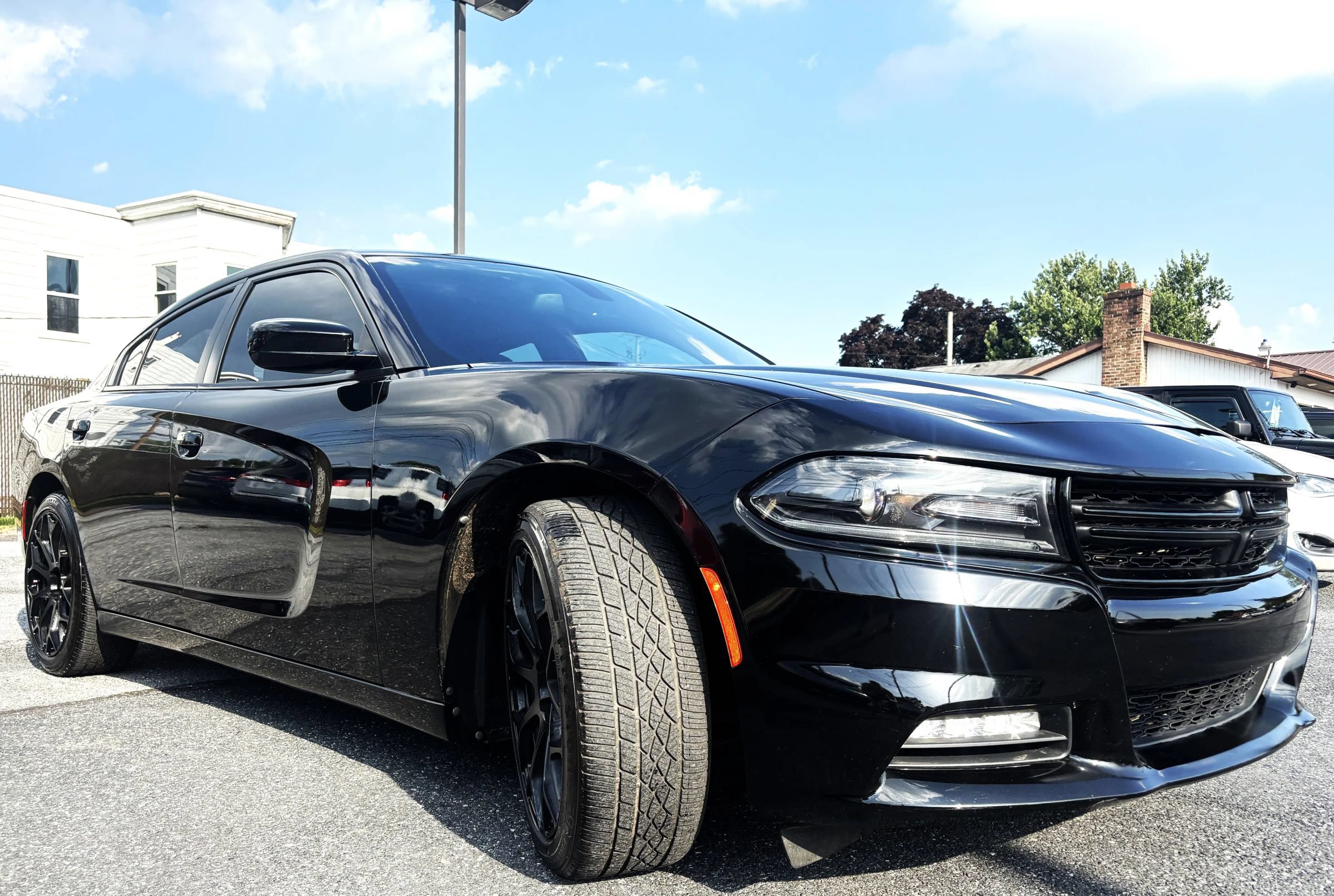 Used 2015 Dodge Charger SXT RWD image 3