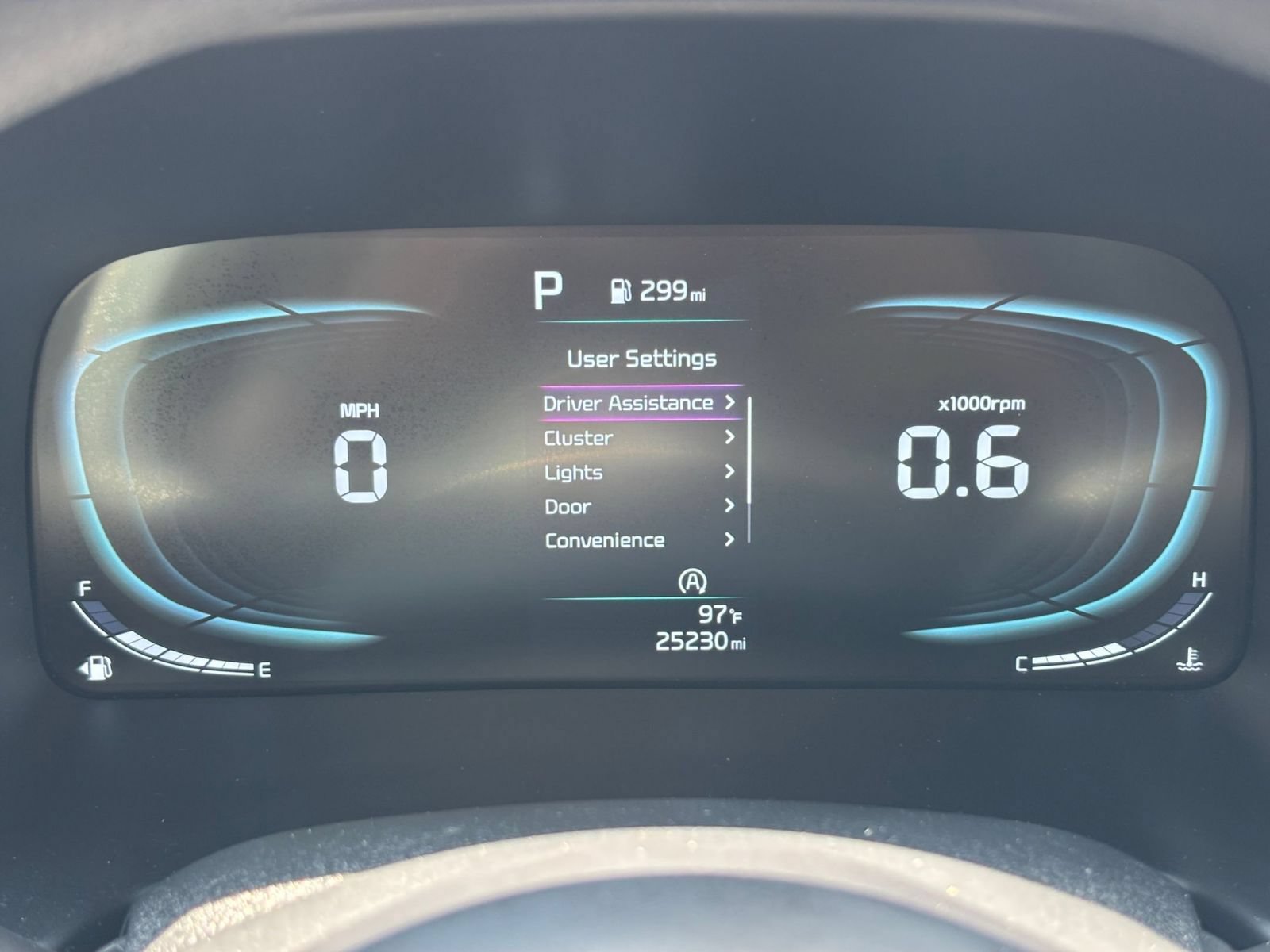 Used 2025 Kia Soul LX w/ LX Technology Package FWD image 36