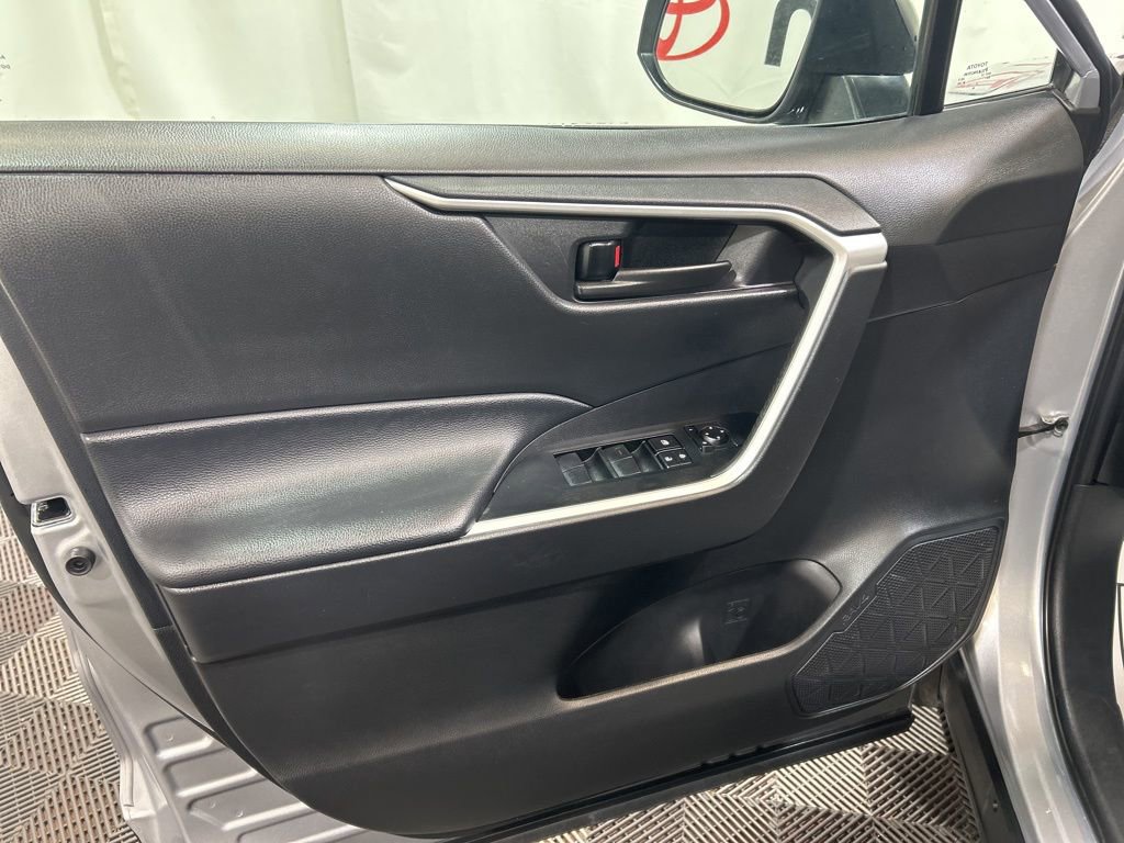 Used 2024 Toyota RAV4 LE image 21