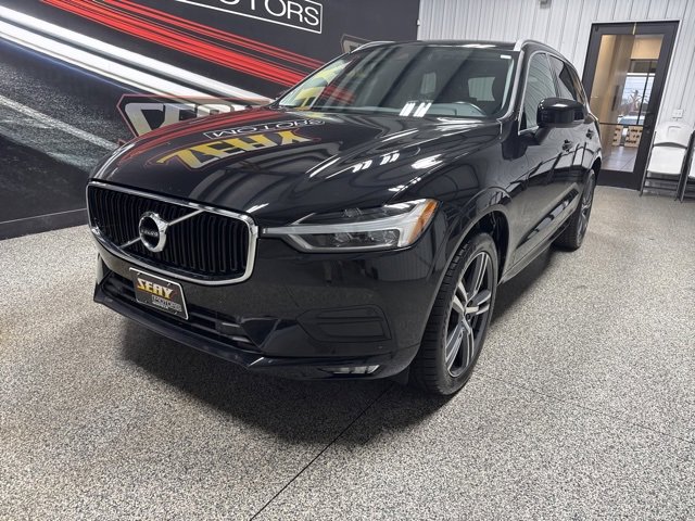 Used 2021 Volvo XC60 T5 Momentum w/ Protection Package Premier image 2