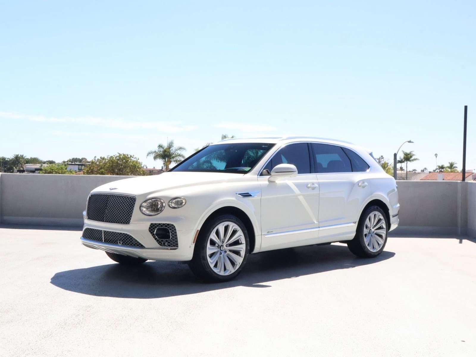Certified 2023 Bentley Bentayga AWD/4WD image 8
