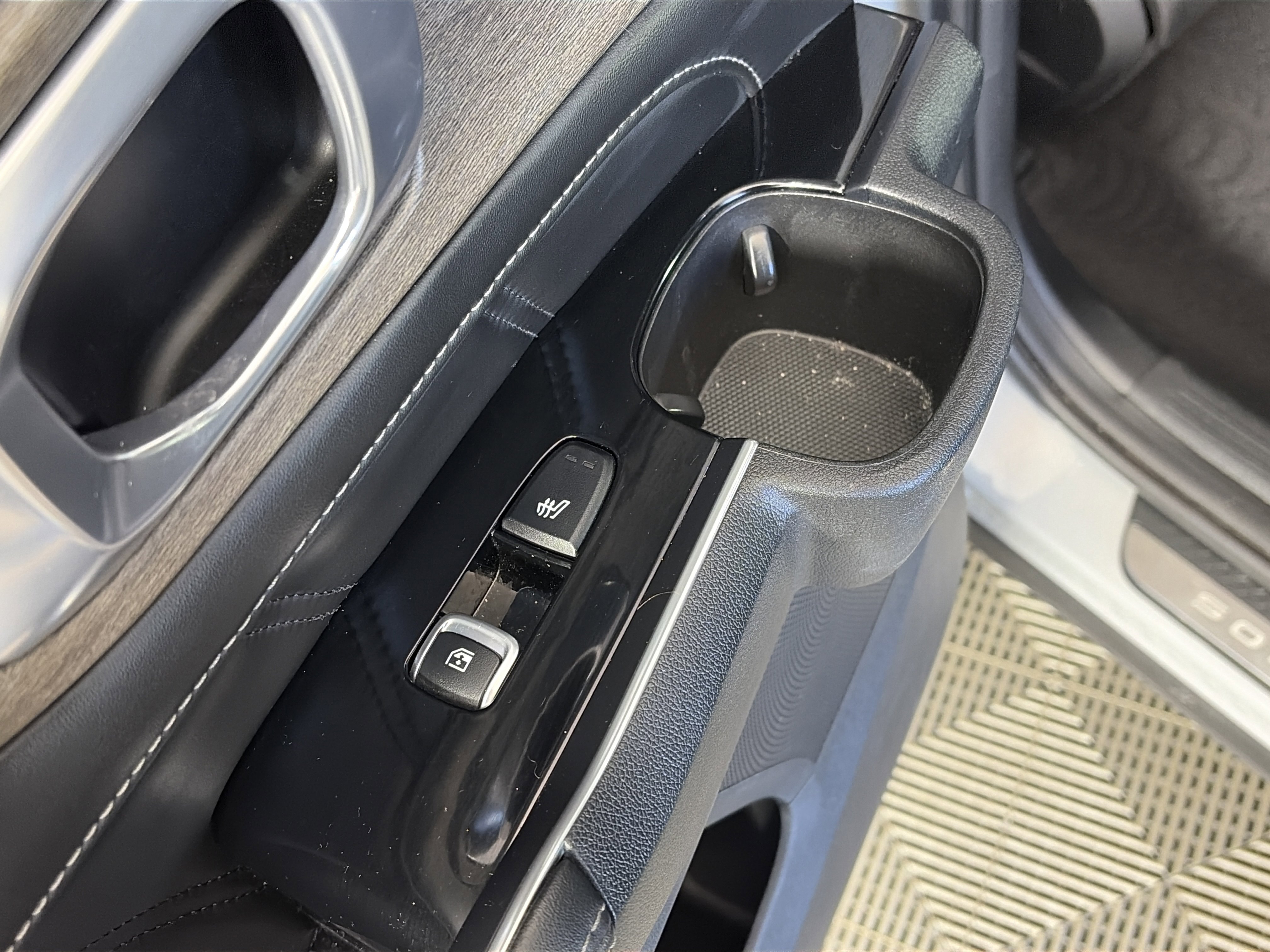 Certified 2023 Kia Sorento SX Prestige image 18