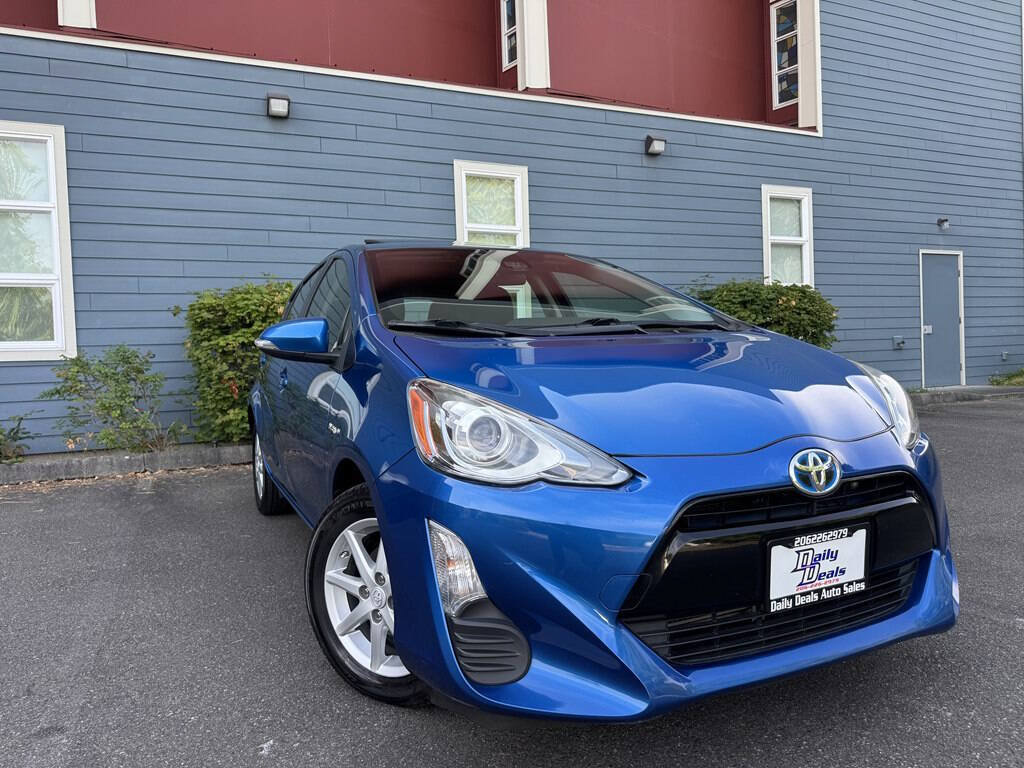 Used 2016 Toyota Prius C Three FWD image 1