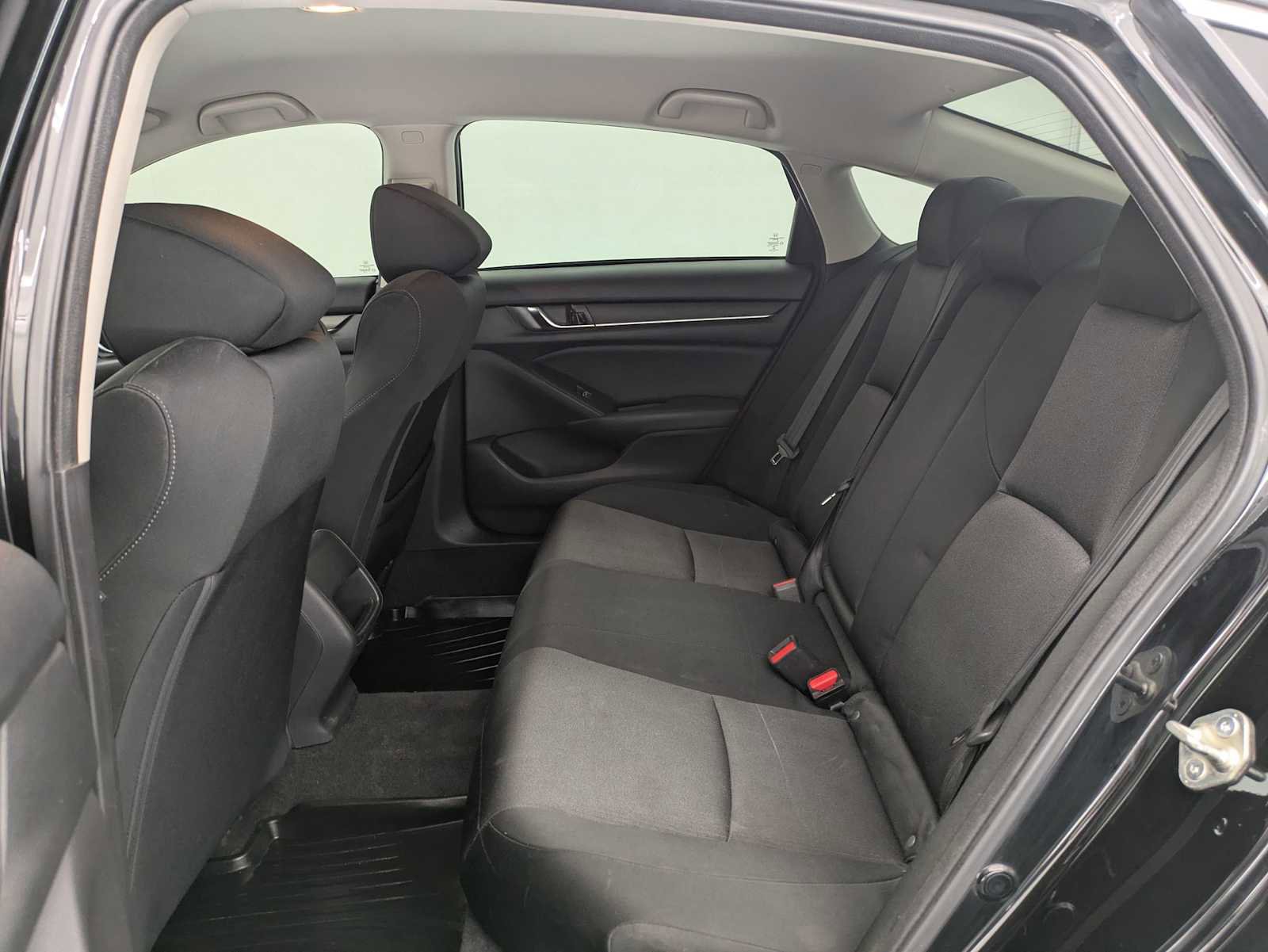 Used 2018 Honda Accord LX image 19