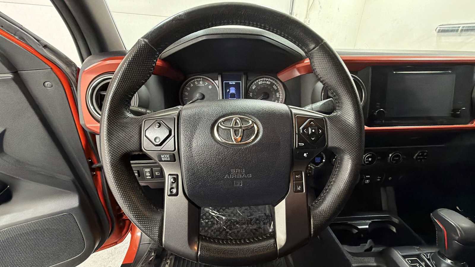 Used 2018 Toyota Tacoma TRD Sport image 16