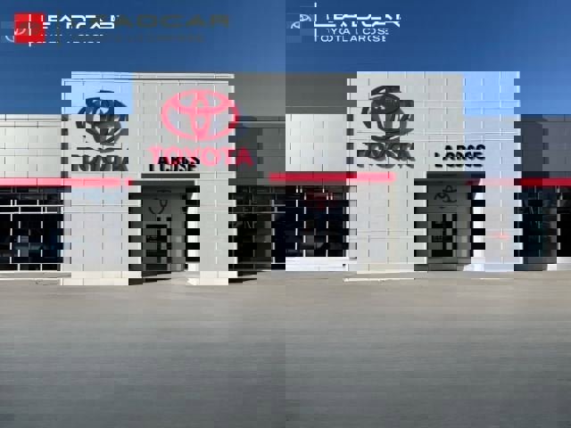 Used 2021 Toyota RAV4 Limited AWD/4WD image 4