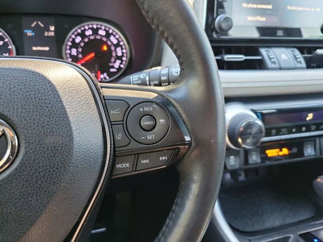 Used 2019 Toyota RAV4 XLE Premium image 16
