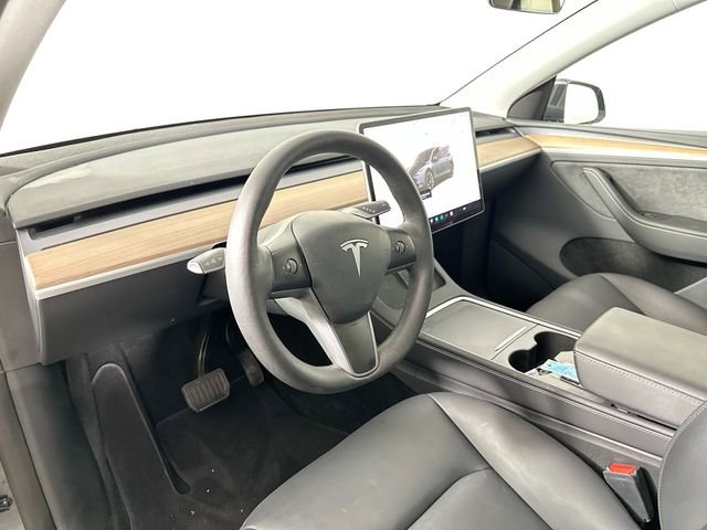 Used 2025 Tesla Model Y Long Range AWD/4WD image 18