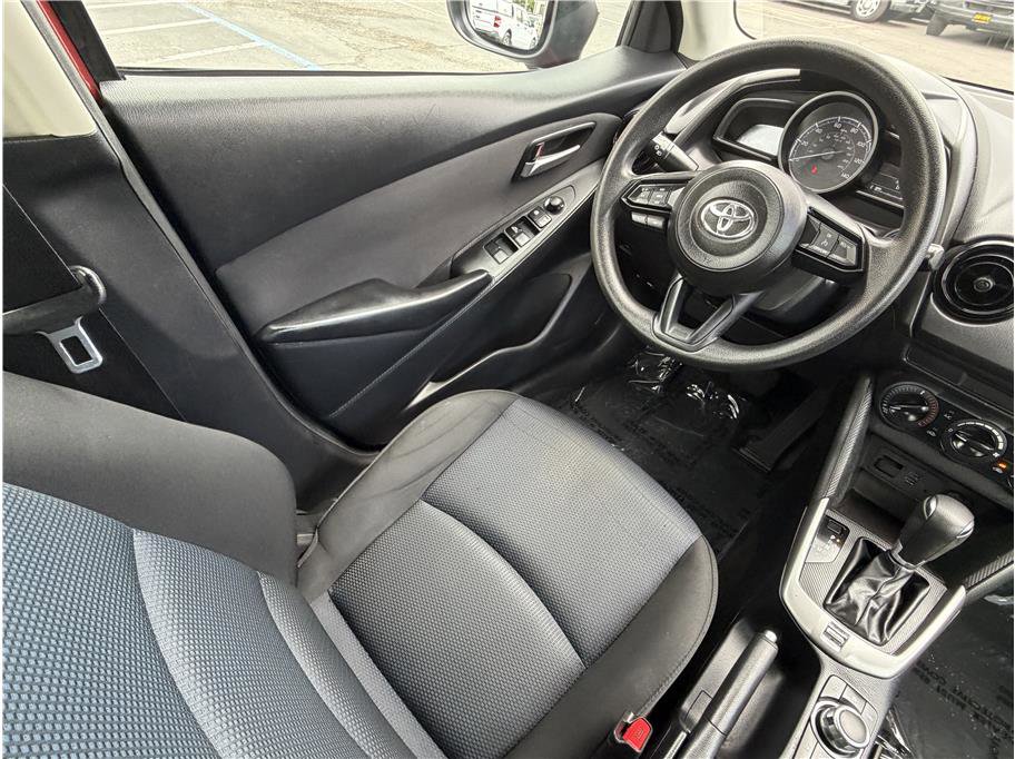 Used 2019 Toyota Yaris L FWD image 8