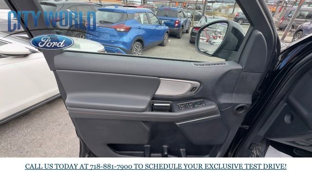 Certified 2025 Ford Expedition Active image 6