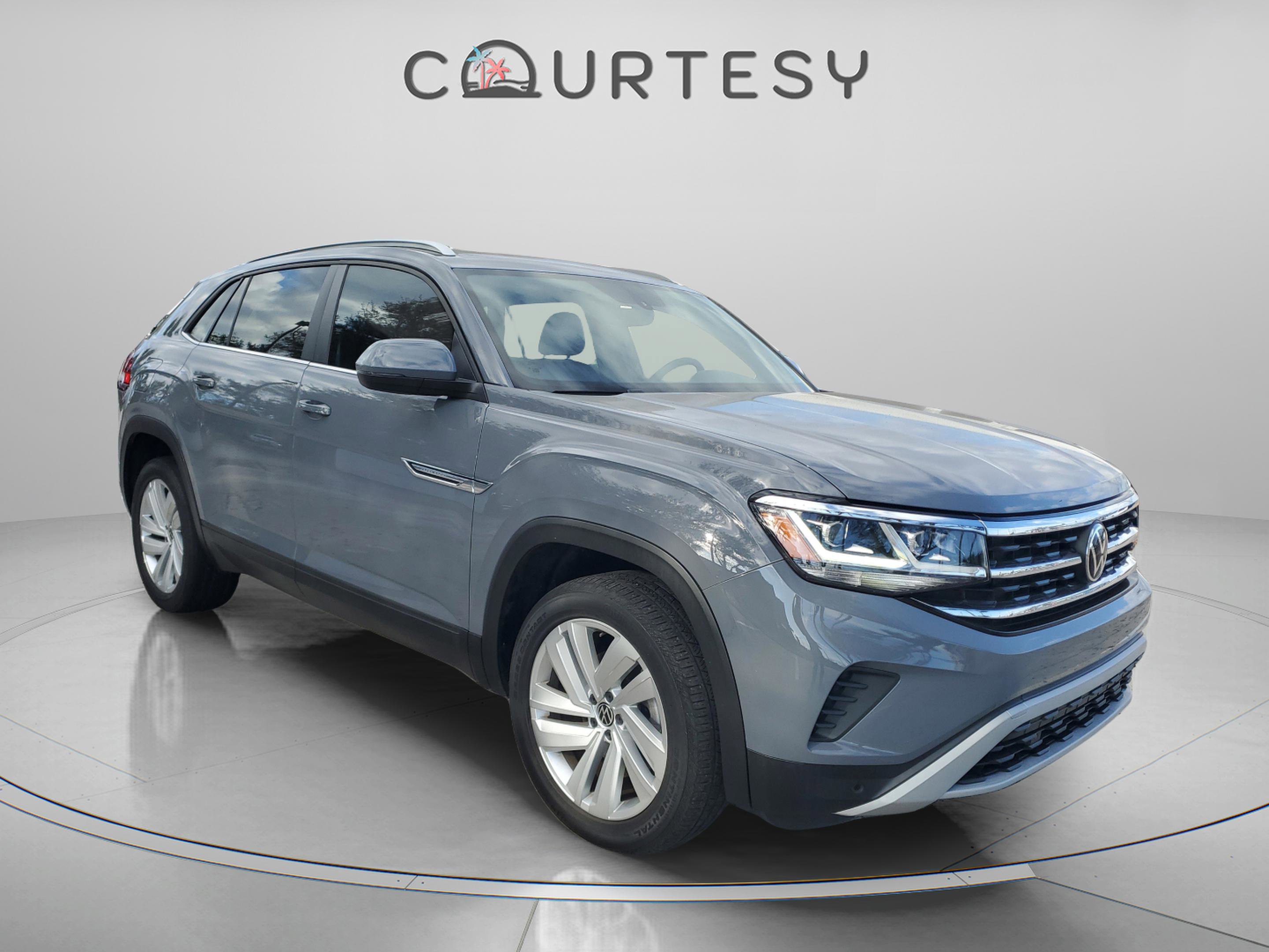 Used 2021 Volkswagen Atlas Cross Sport SE w/ Panoramic Sunroof Package image 6