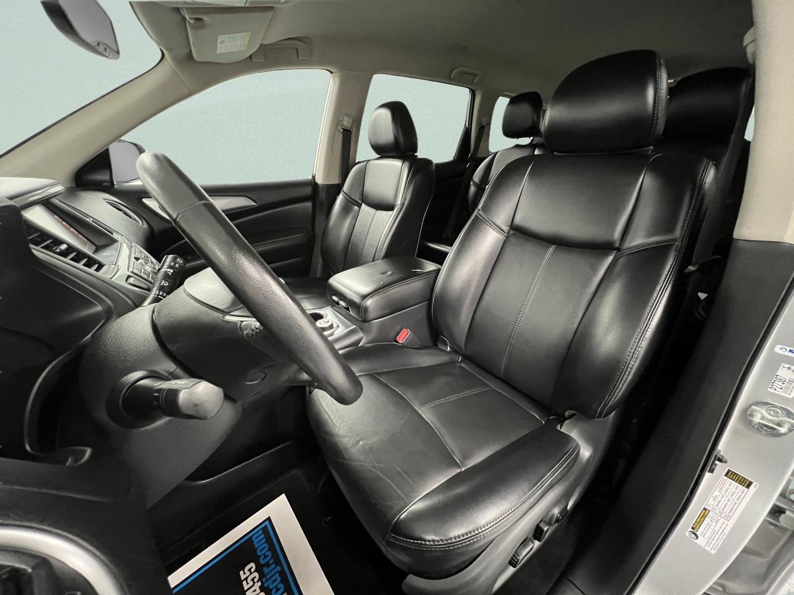 Used 2019 Nissan Pathfinder SL AWD/4WD image 17