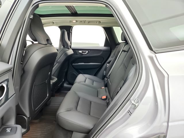 New 2026 Volvo XC60 B5 Plus w/ Protection Package Premier AWD/4WD image 24