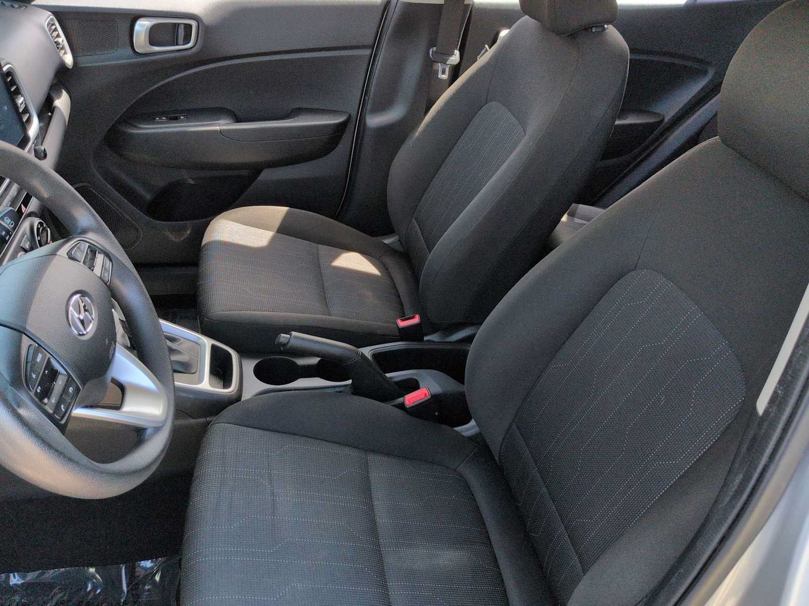 Certified 2021 Hyundai Venue SE FWD image 17