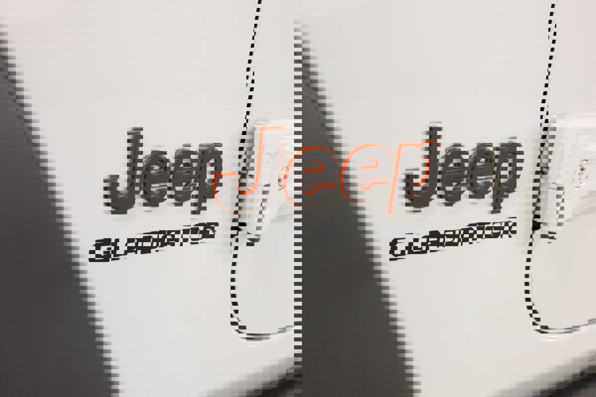 Used 2021 Jeep Gladiator Mojave image 13