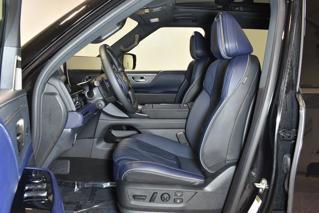 Used 2026 INFINITI QX80 4WD w/ Sport Exterior Package image 10