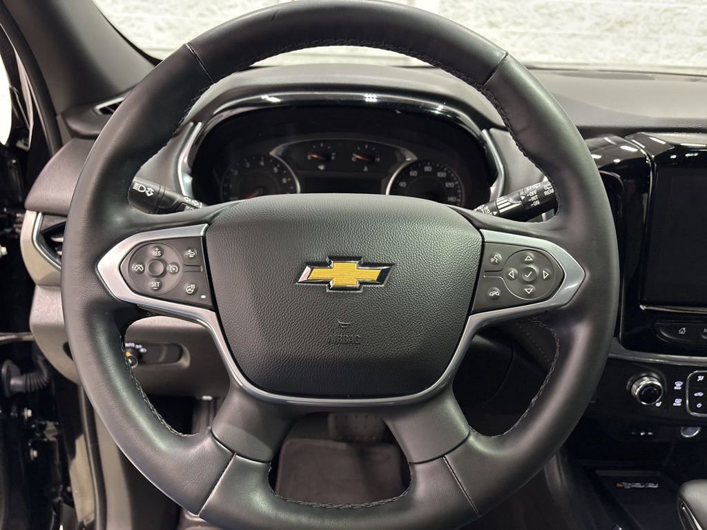 Used 2023 Chevrolet Traverse LT w/ Rear Camera Mirror Package AWD/4WD image 21