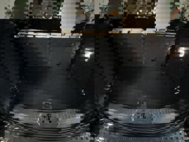 Used 2023 Ford Explorer Limited image 9