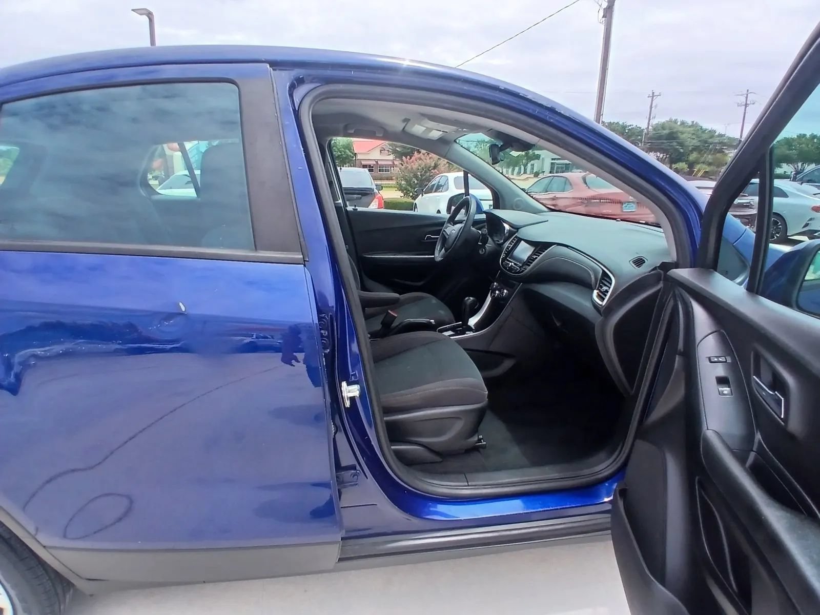 Used 2017 Chevrolet Trax LS FWD image 23