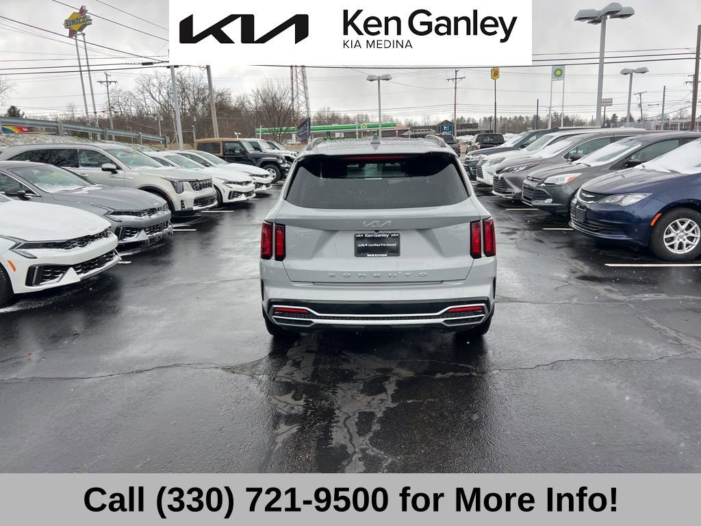 Certified 2022 Kia Sorento EX w/ Panoramic Sunroof Package image 13