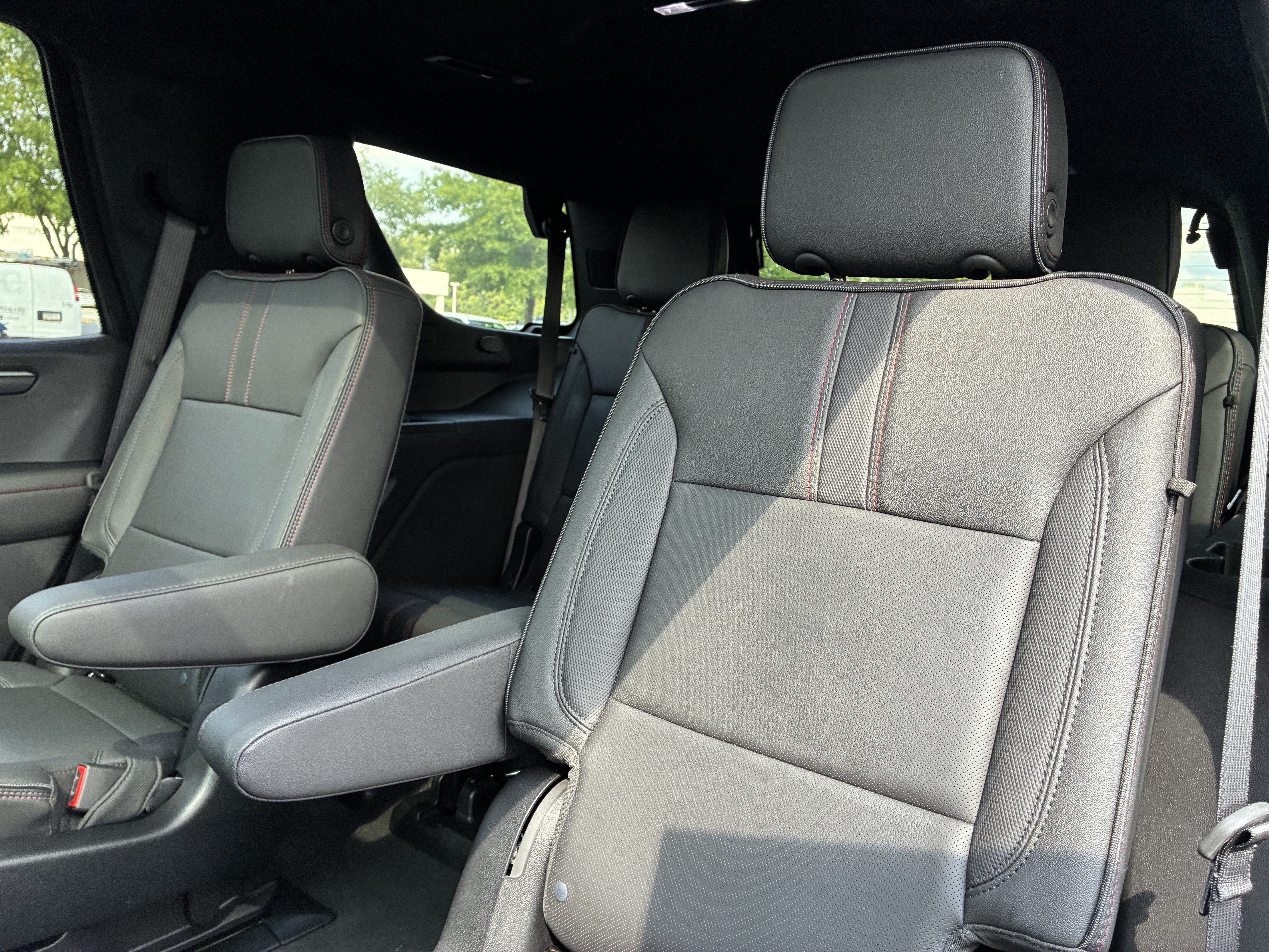 Used 2025 Chevrolet Tahoe RST w/ Comfort Package RWD image 13