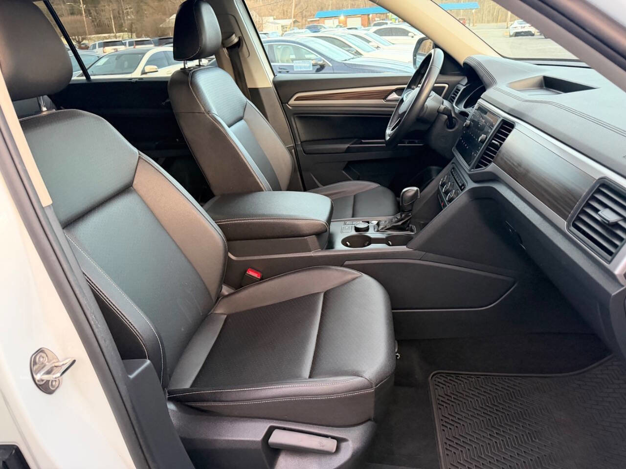 Used 2021 Volkswagen Atlas SE image 23