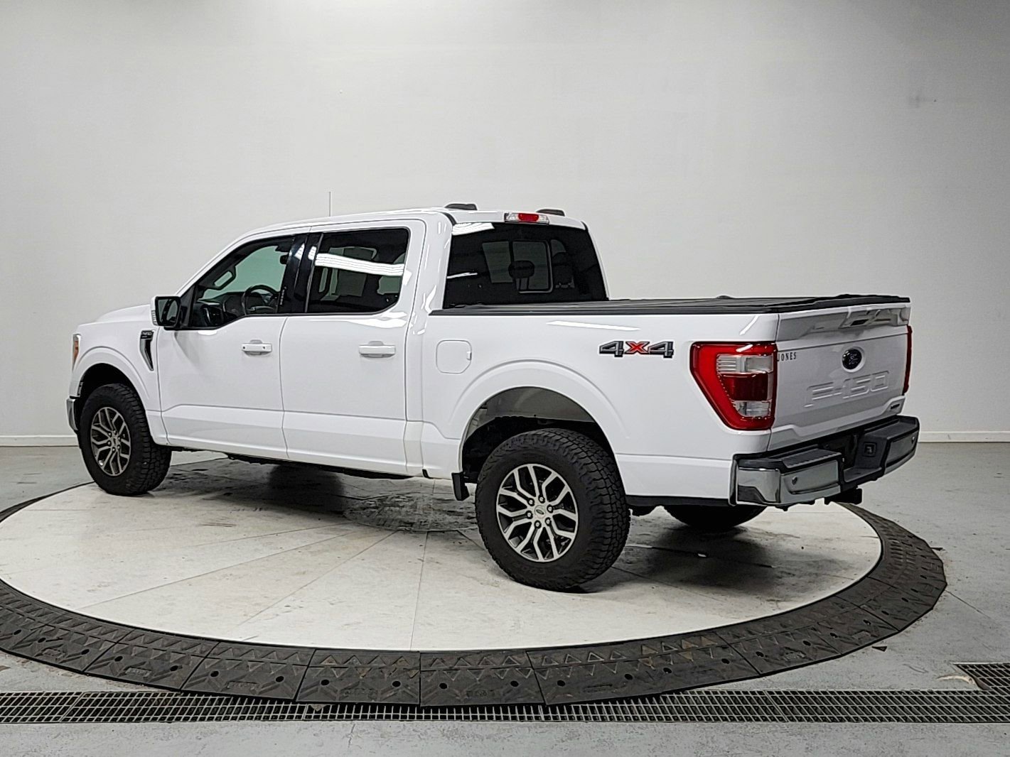 Used 2021 Ford F150 Lariat w/ Equipment Group 501A Mid image 5