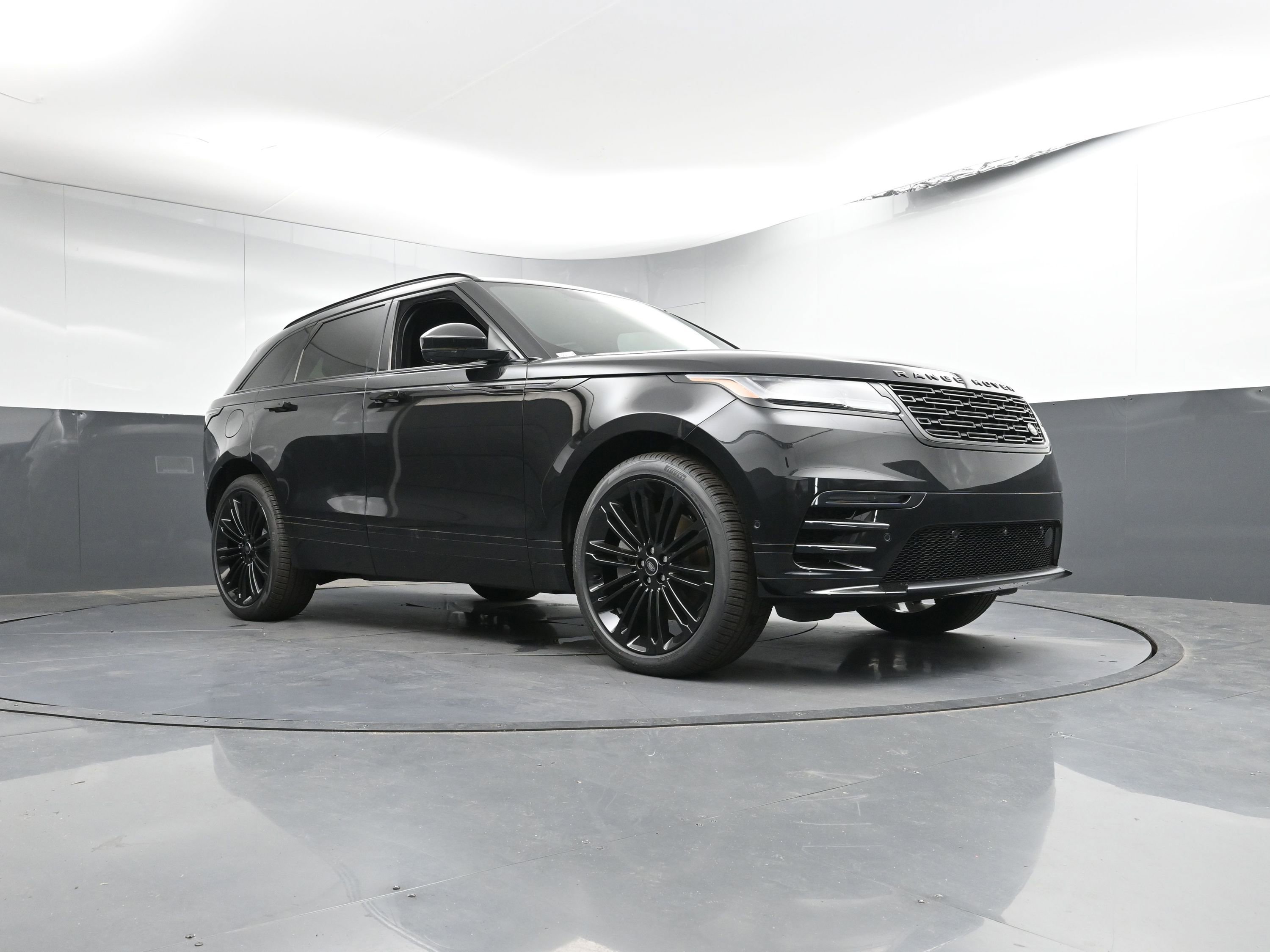 New 2026 Land Rover Range Rover Velar Dynamic SE image 26