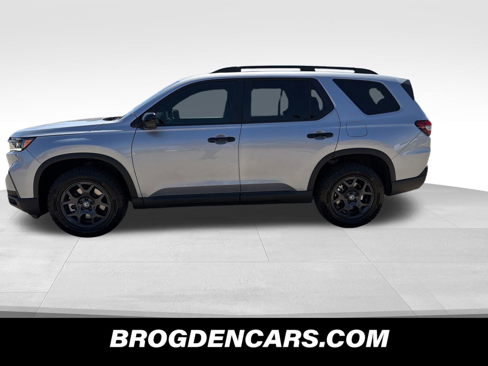 Certified 2025 Honda Pilot TrailSport image 5