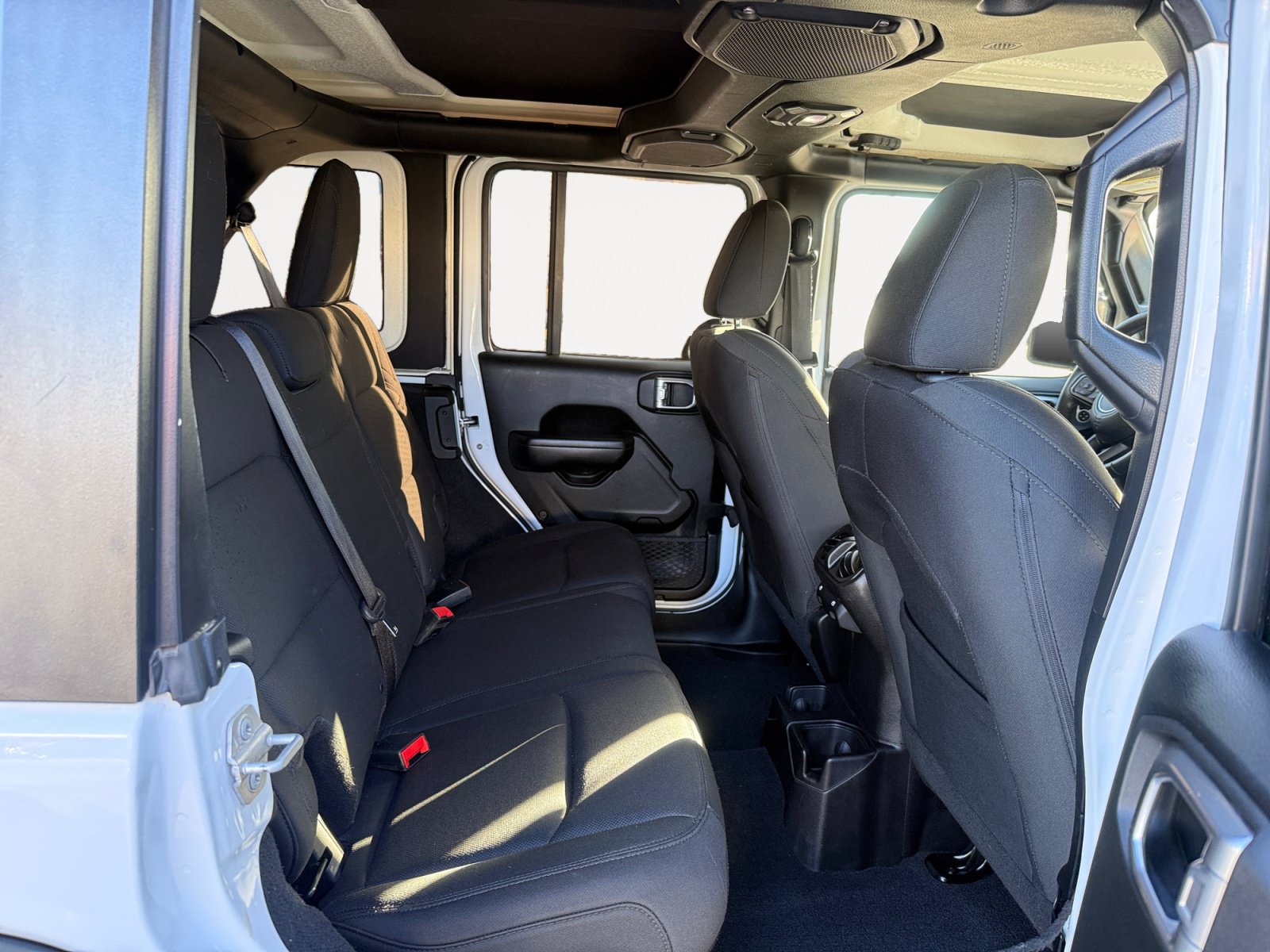 Used 2018 Jeep Wrangler Unlimited Sport S AWD/4WD image 18