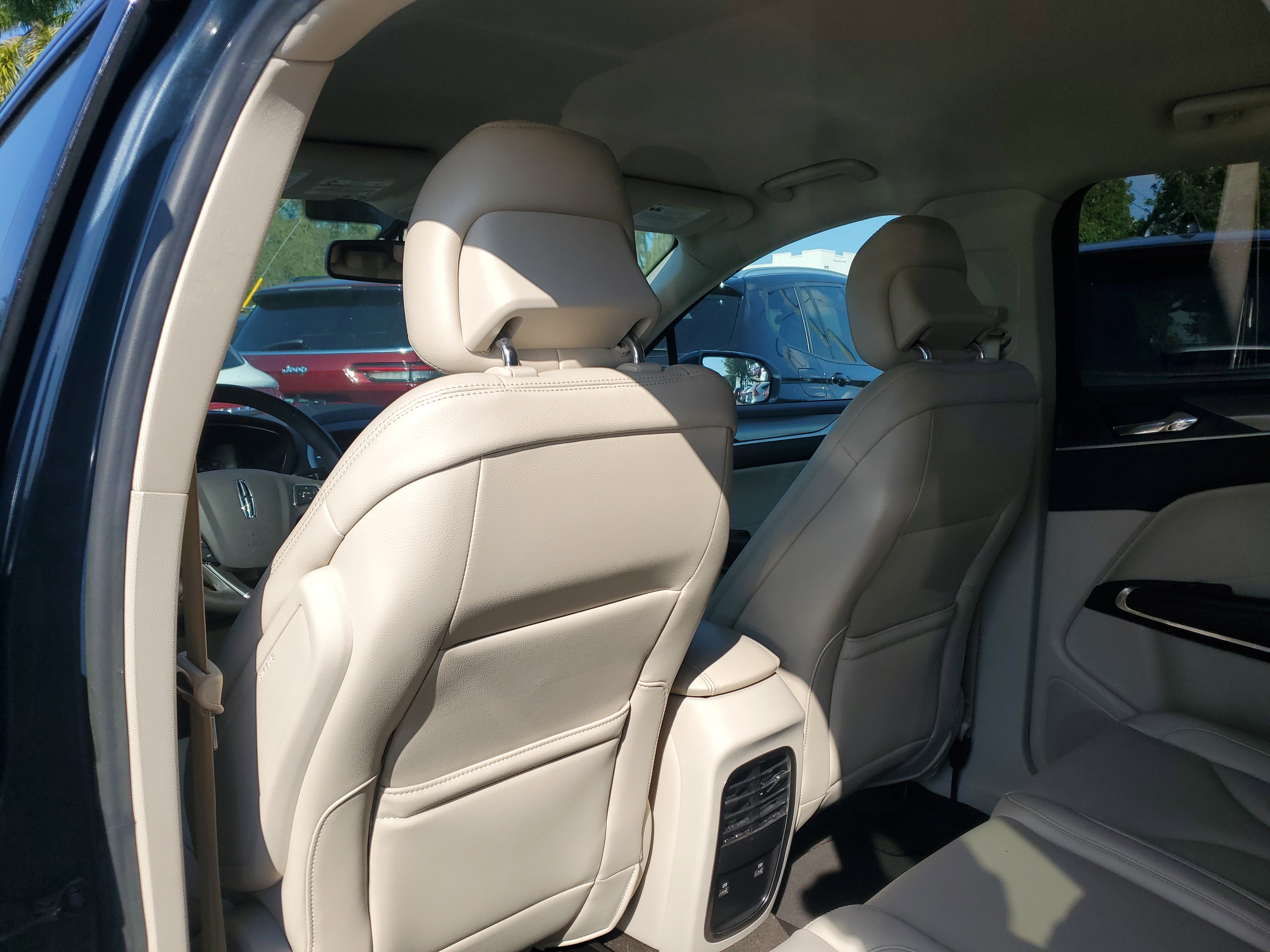 Used 2019 Lincoln MKC Premiere image 8
