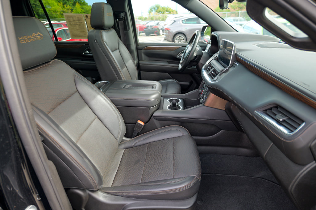 Used 2023 Chevrolet Suburban High Country AWD/4WD image 38