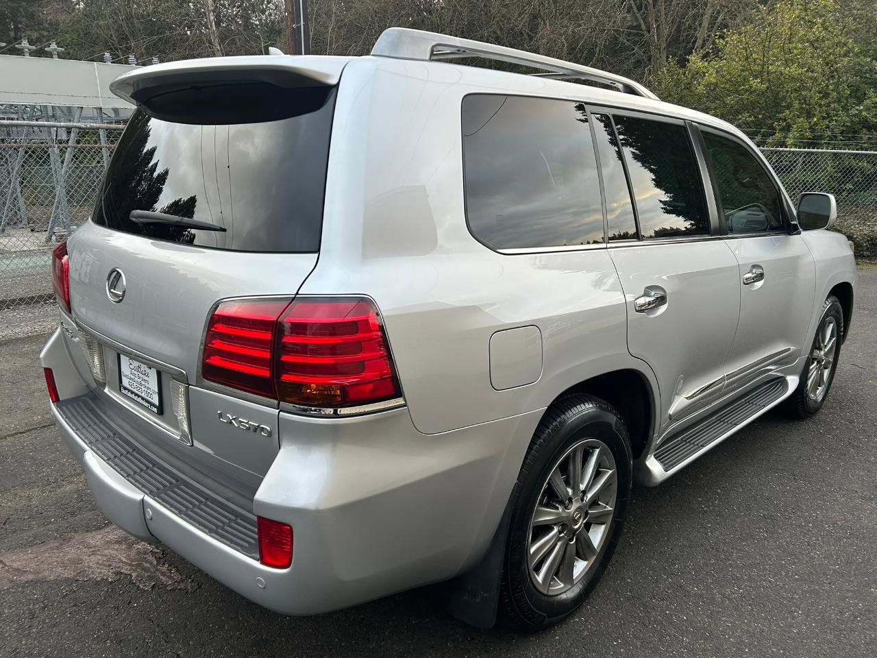 Used 2010 Lexus LX 570 4WD image 5