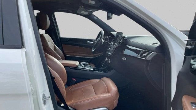 Used 2019 Mercedes-Benz GLS 550 4MATIC w/ Driver Assistance Package image 13